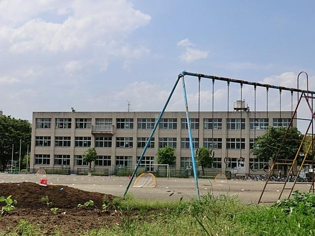 Primary school. 710m to Fujisawa Minami Elementary School