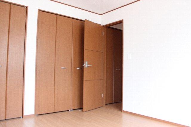 Non-living room. Local (11 May 2013) Shooting