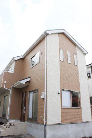 Local appearance photo. Local (11 May 2013) Shooting