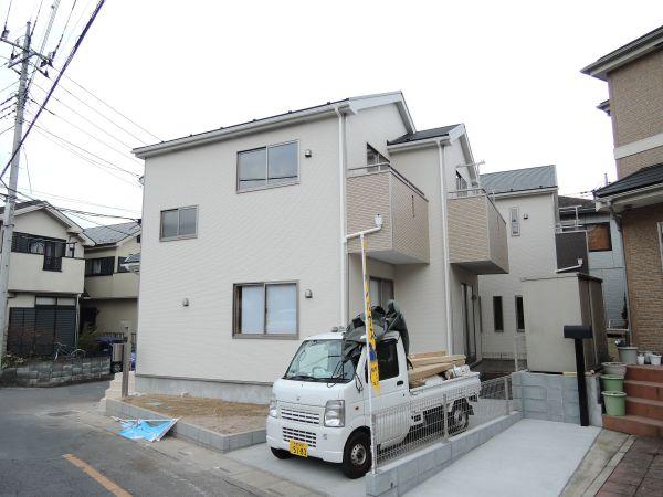 Local appearance photo. Local (11 May 2013) Shooting