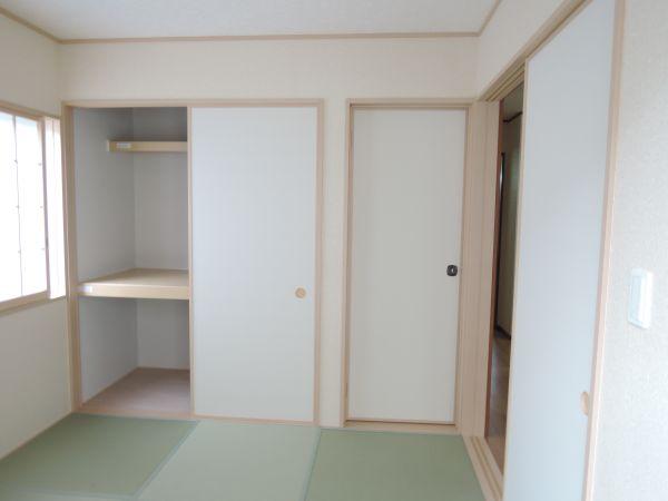 Non-living room. Indoor (11 May 2013) Shooting