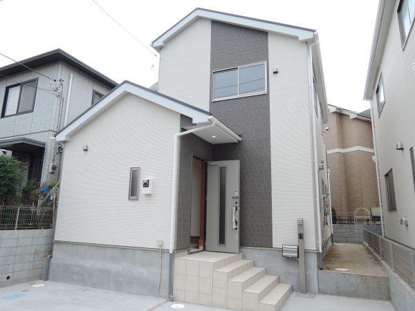 Local appearance photo. Local (11 May 2013) Shooting