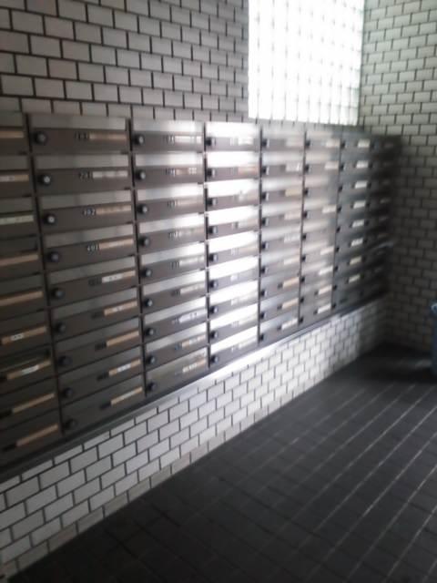 Entrance. Common areas