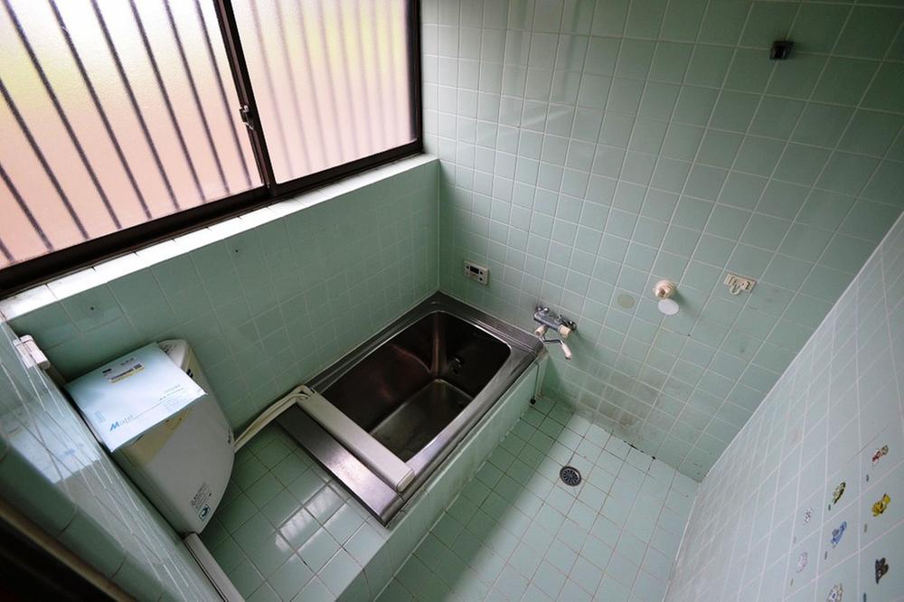 Bathroom. Indoor (June 2013) Shooting