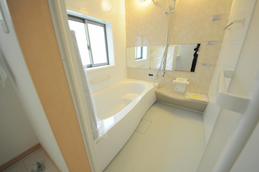 Bathroom. Indoor (11 May 2013) Shooting