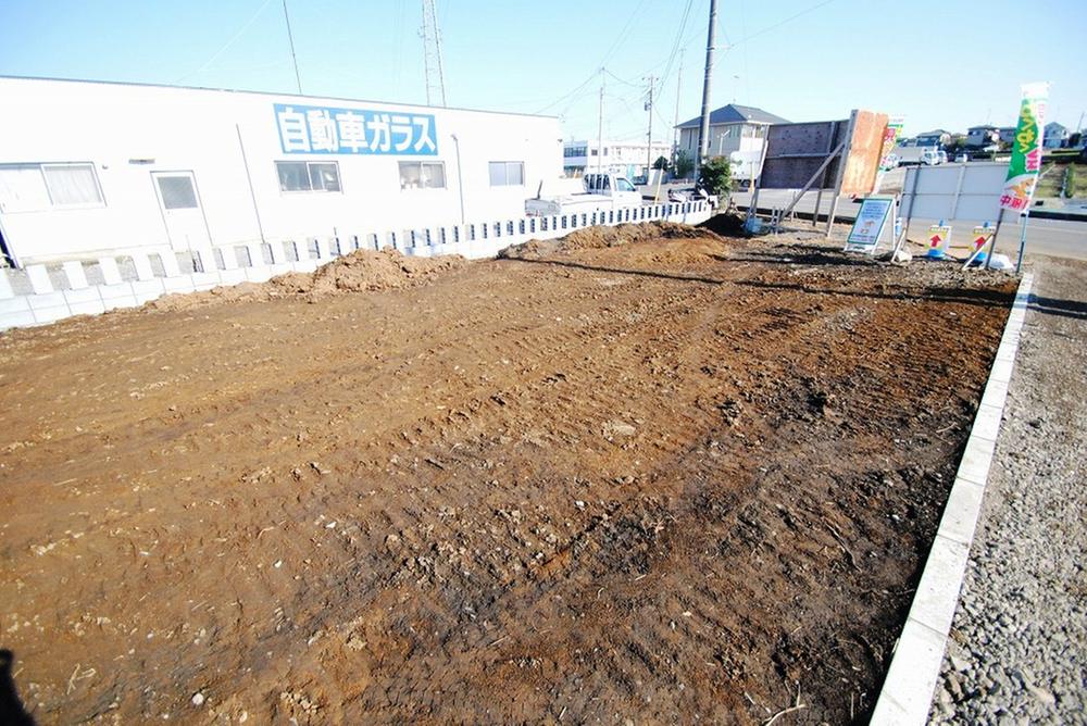 Local appearance photo. Local (11 May 2013) Shooting