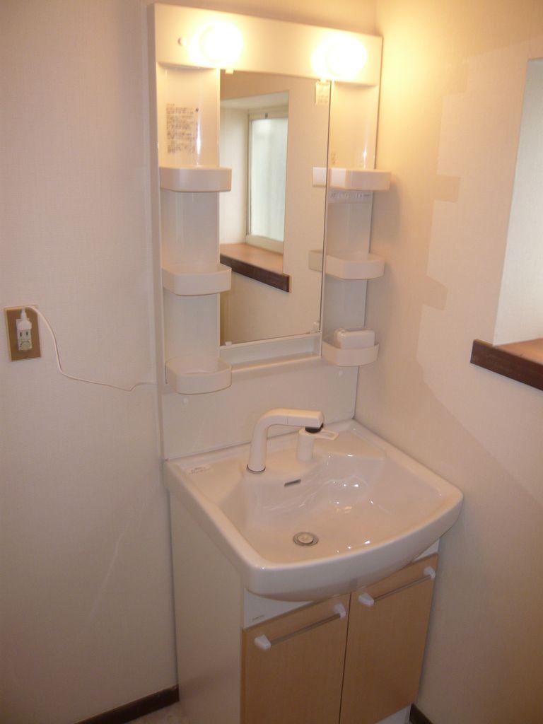 Wash basin, toilet