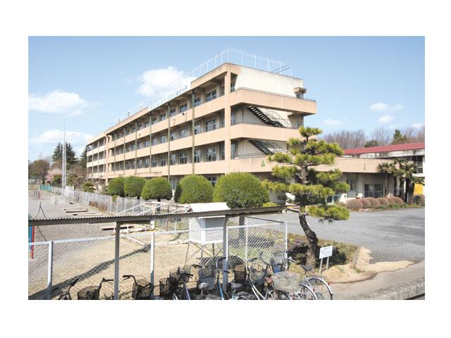 Primary school. Iruma Municipal Higashi to elementary school 708m