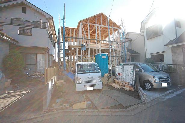 Local appearance photo. Local (11 May 2013) Shooting