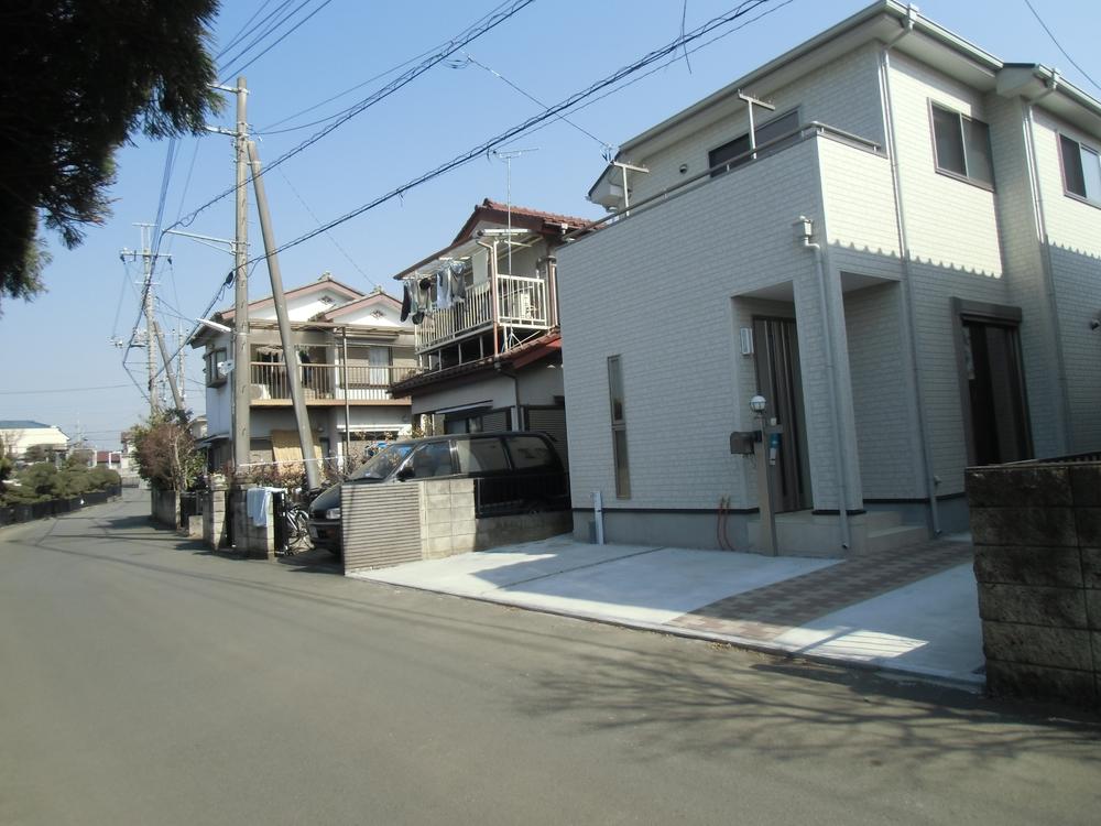 Local photos, including front road. Local (March 2013) Shooting