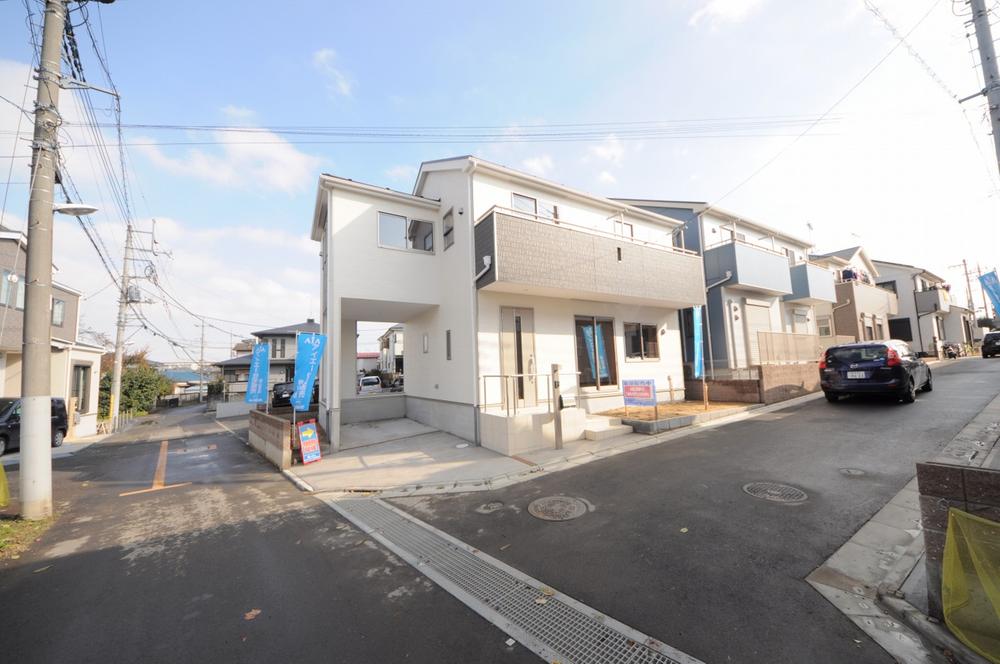 Local appearance photo. Local (11 May 2013) Shooting