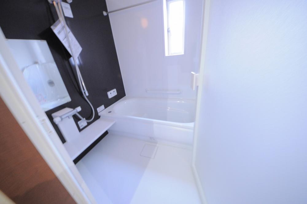 Bathroom. Indoor (11 May 2013) Shooting