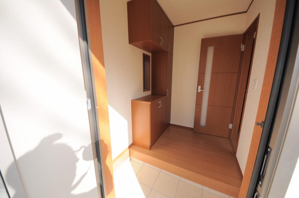 Entrance. Local (11 May 2013) Shooting