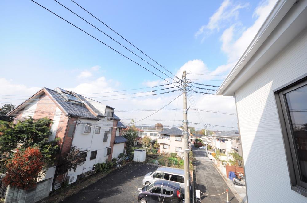 View photos from the dwelling unit. View from the site (November 2013) Shooting