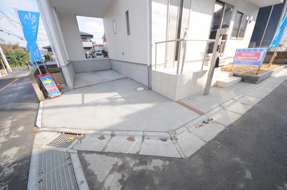 Parking lot. Local (11 May 2013) Shooting