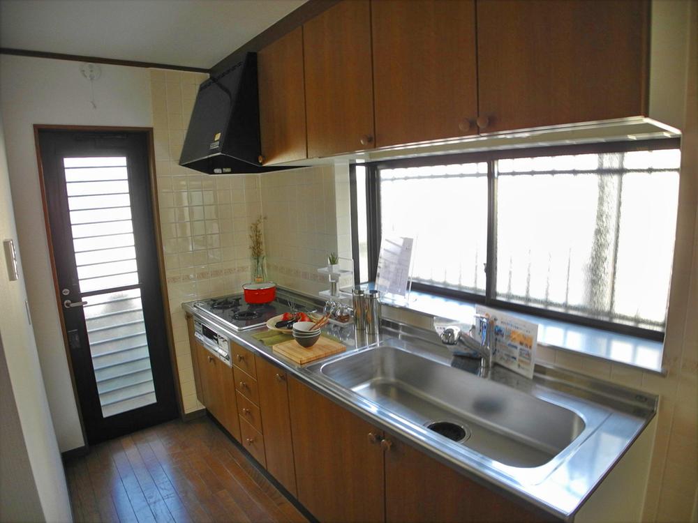 Kitchen. Dark tend kitchen also this house is different!
