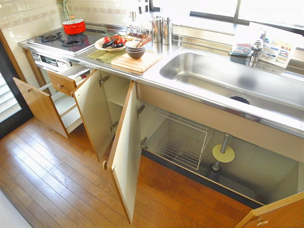Kitchen. Storage is also exactly enhance (November 2013) Shooting