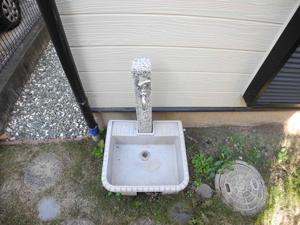 Other introspection. Since there is a outside faucet, It is convenient to watering and car wash (11 May 2013) Shooting