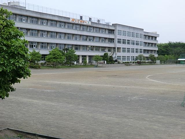 Junior high school. Iruma Municipal Higashi Junior High School About 600m
