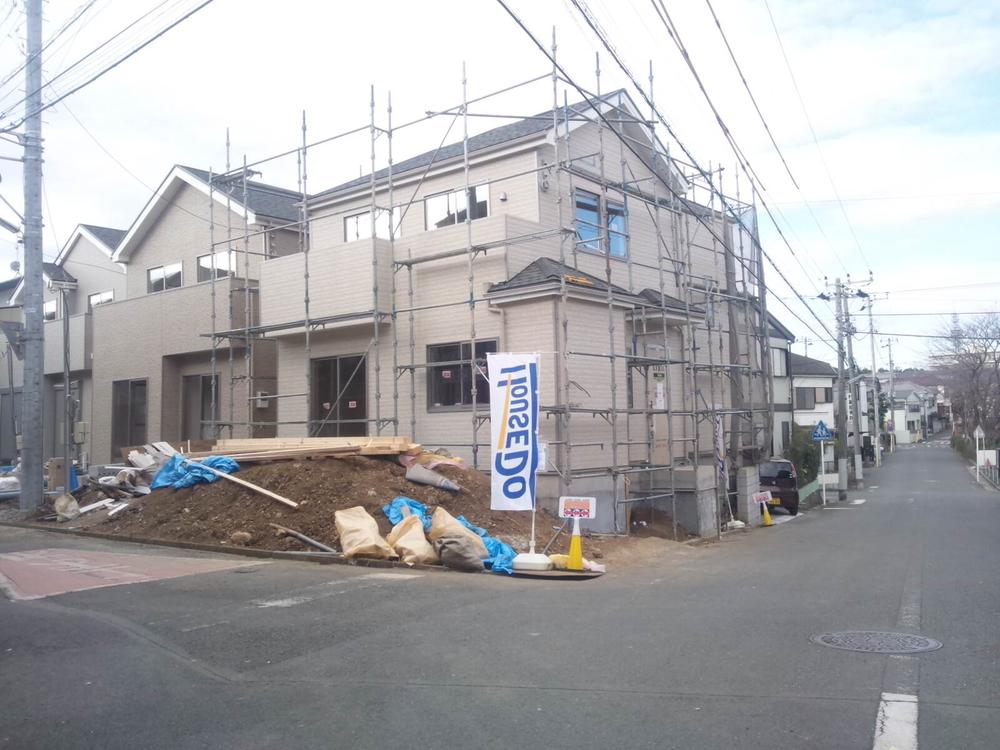 Local photos, including front road. To the family of smile gather living will blow through sunlight and wind site (December 2013) Shooting