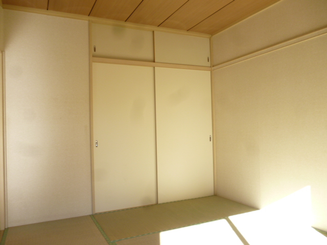 Living and room. Minami Japanese-style room and storage