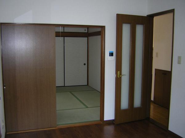 Living. Japanese-style room from the dining kitchen