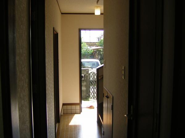 Other introspection. Is the entrance as seen from the corridor side