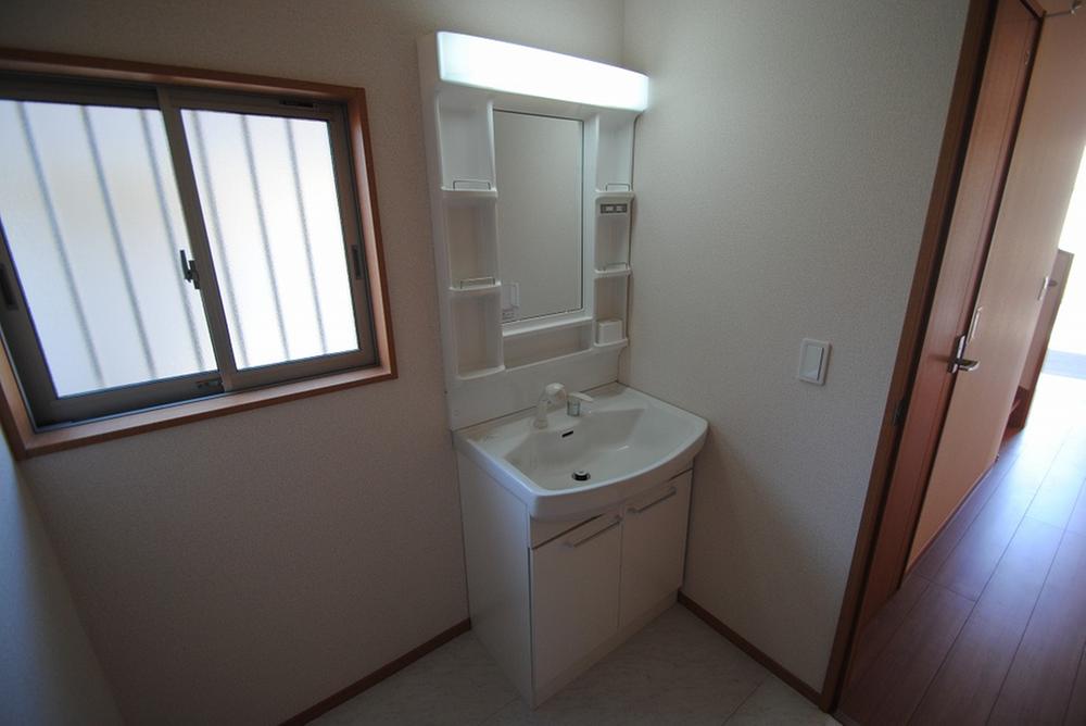 Wash basin, toilet. Indoor (September 2013) Shooting