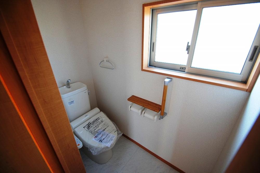 Toilet. Indoor (September 2013) Shooting