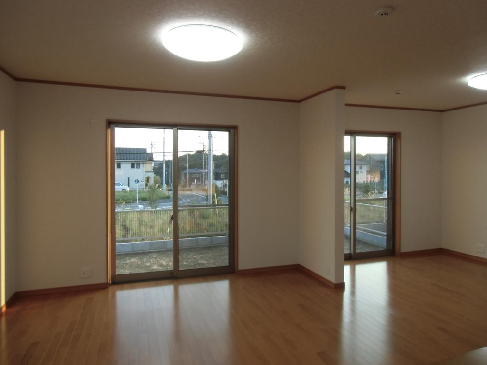 Same specifications photos (living). (A Building) same specification