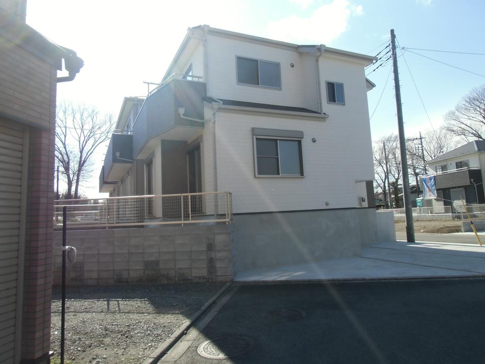 Local photos, including front road. Local (March 2013) Shooting