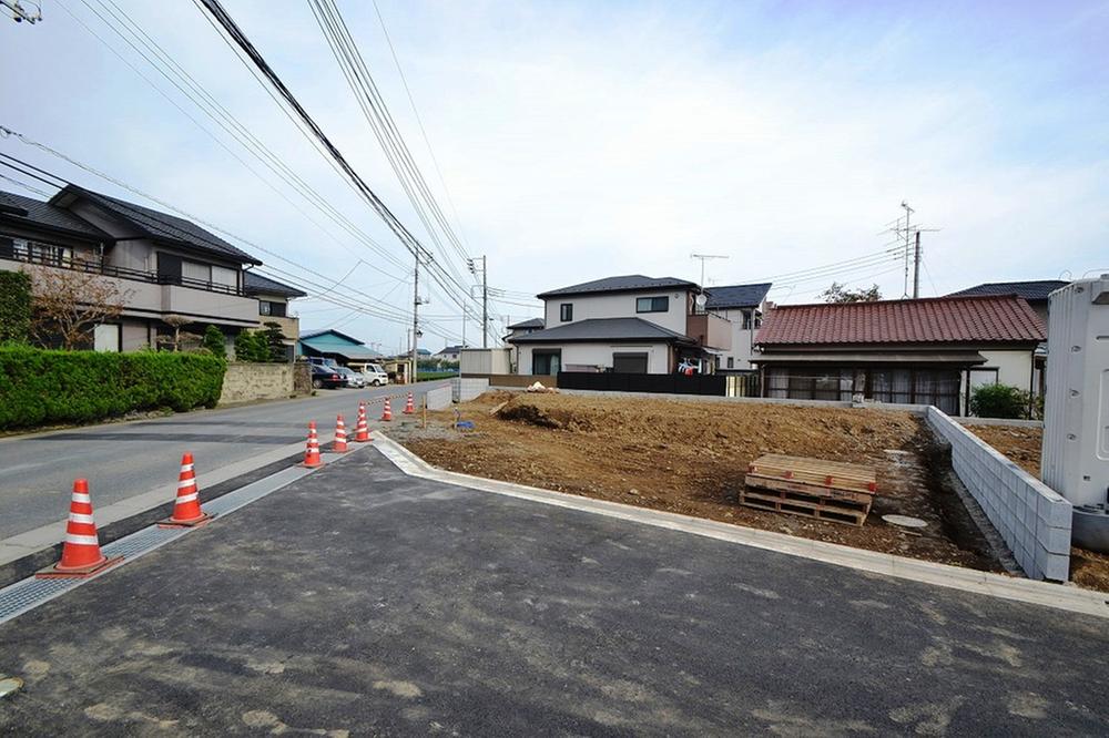 Local photos, including front road. I-1 site (November 2013) Shooting