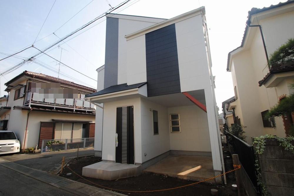 Local appearance photo. Local (11 May 2013) Shooting