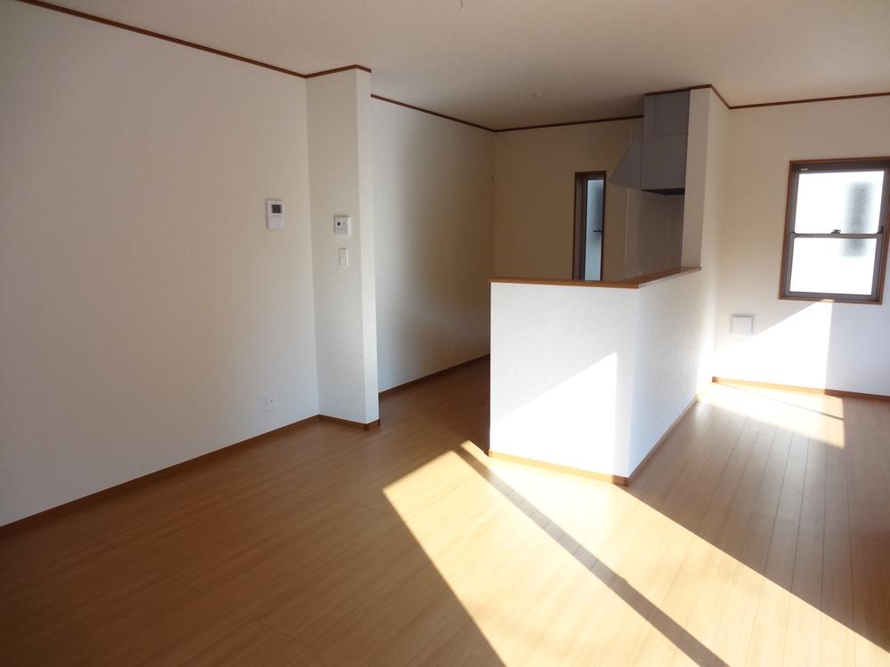 Same specifications photos (living). Same specifications