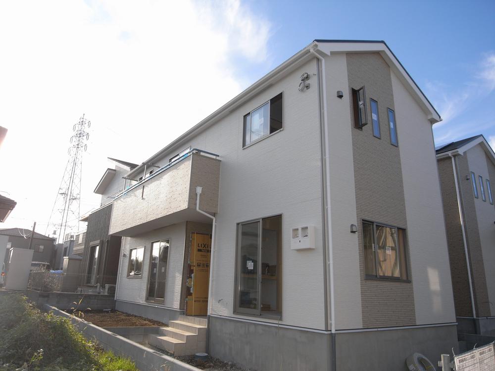 Local appearance photo. Local (11 May 2013) Shooting