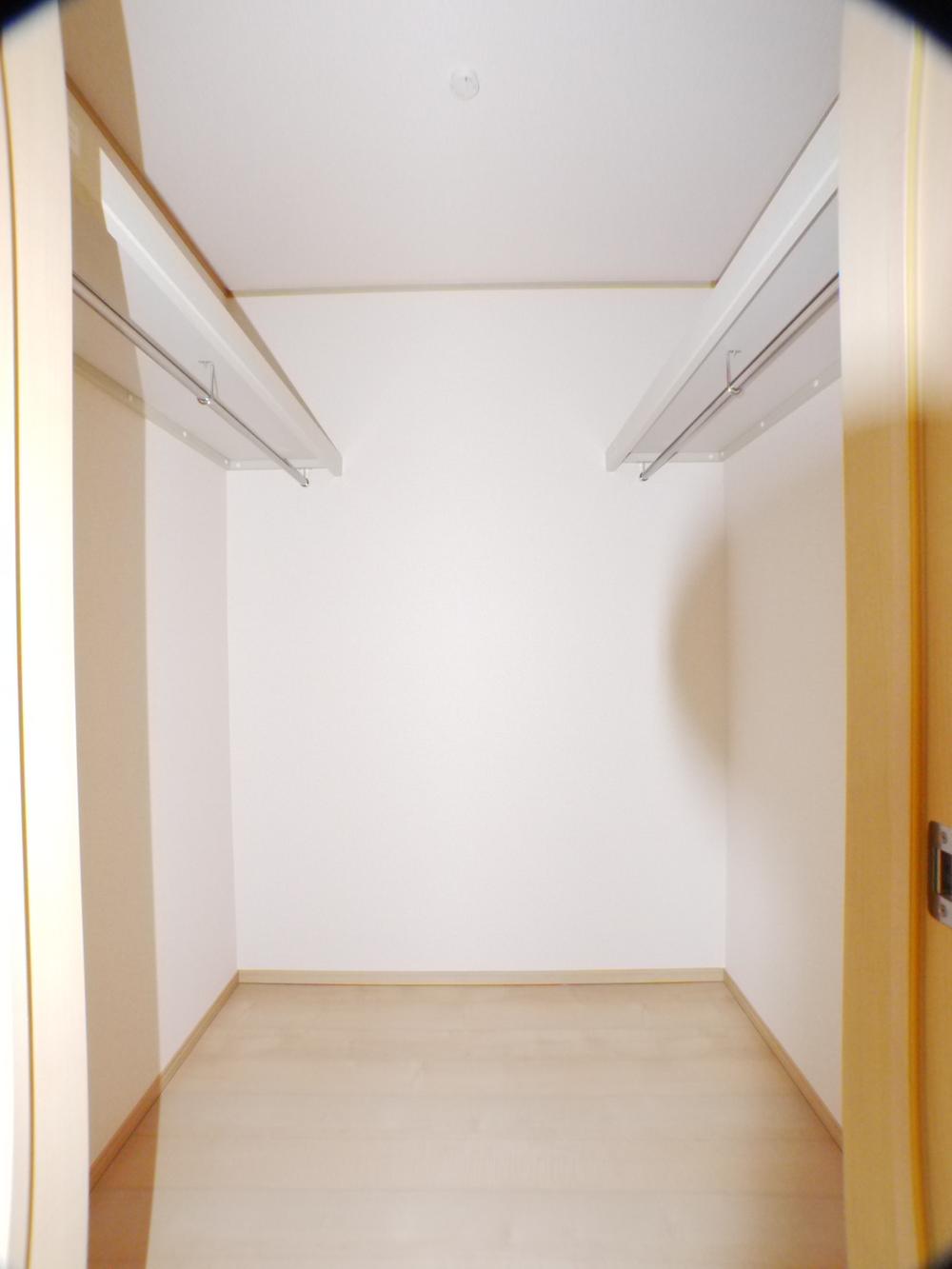 Receipt. Walk-in closet