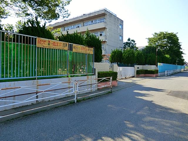 Primary school. Kasukabe City Obuchi 300m up to elementary school
