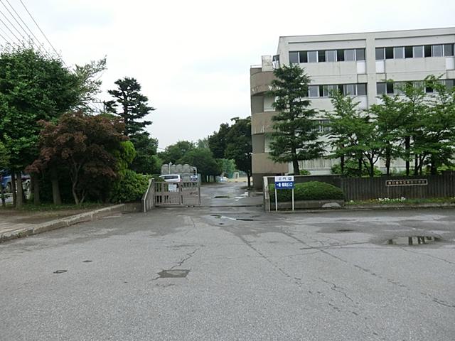 Junior high school. Kasukabe 1900m to stand Katsushika junior high school