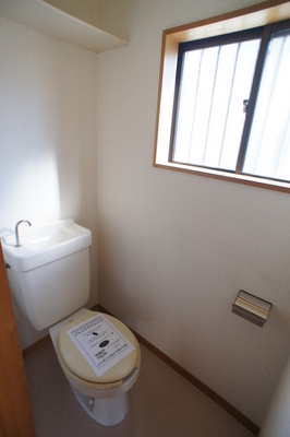 Toilet.  ☆ There is a window for ventilation ☆ 