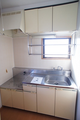 Kitchen.  ☆ Gas stove installation Allowed ☆ There is a window for ventilation ☆ 