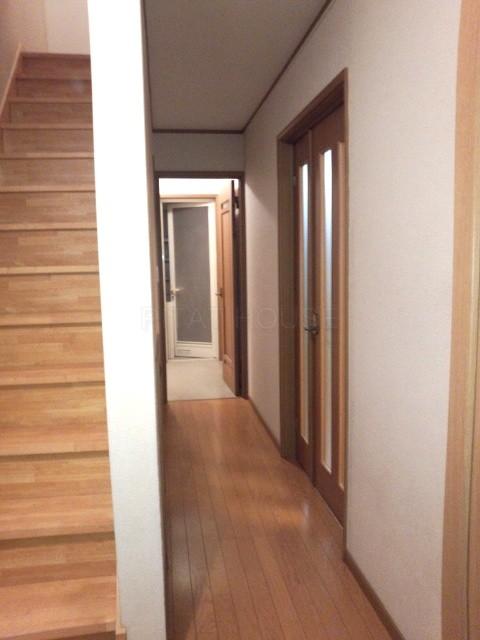Other.  ◆ Straight extended corridor is the wind is missing easy