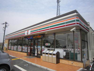 Convenience store. Seven-Eleven (convenience store) to 400m