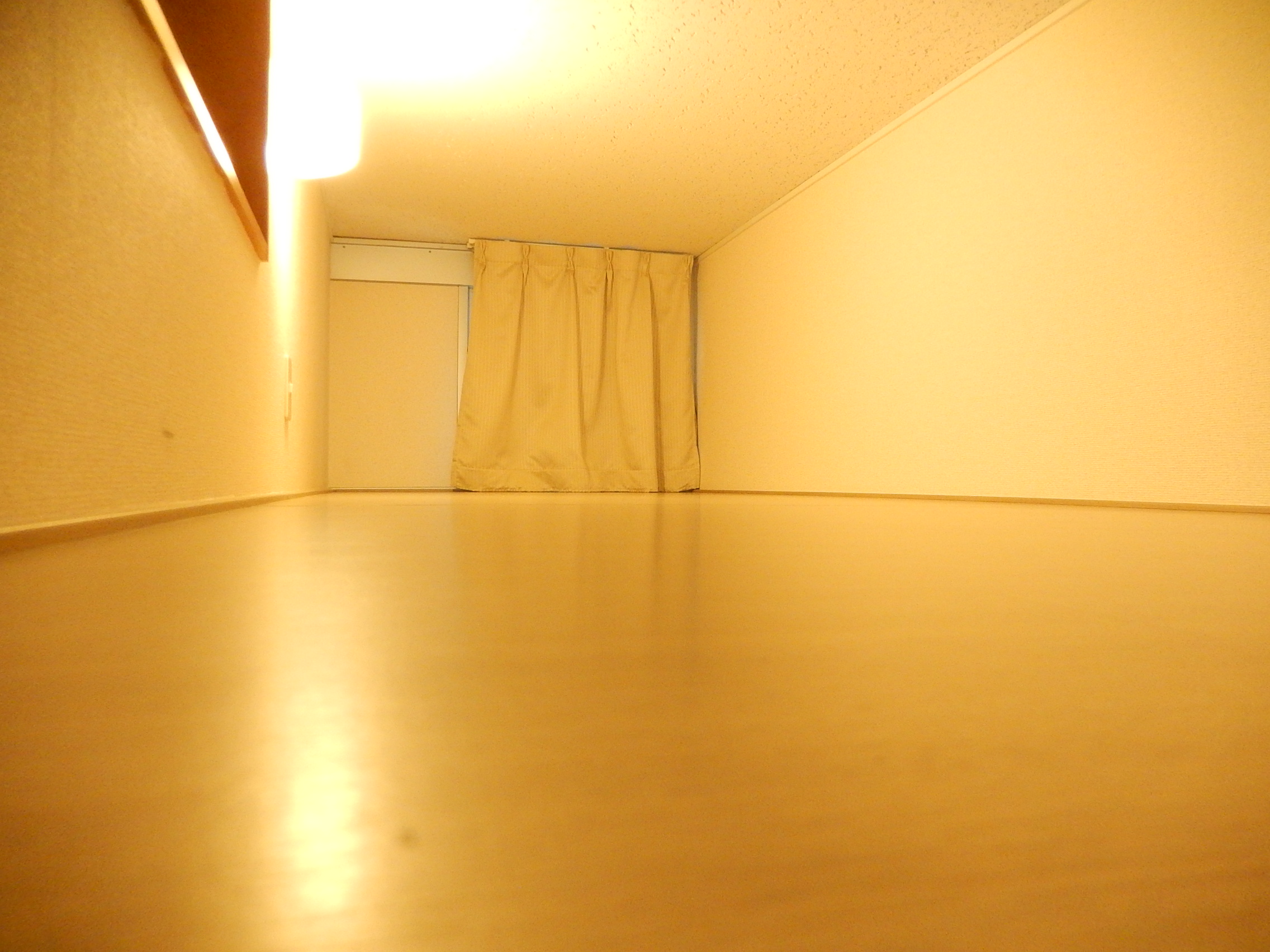 Other room space. Loft is the space of 3 minutes mat. 