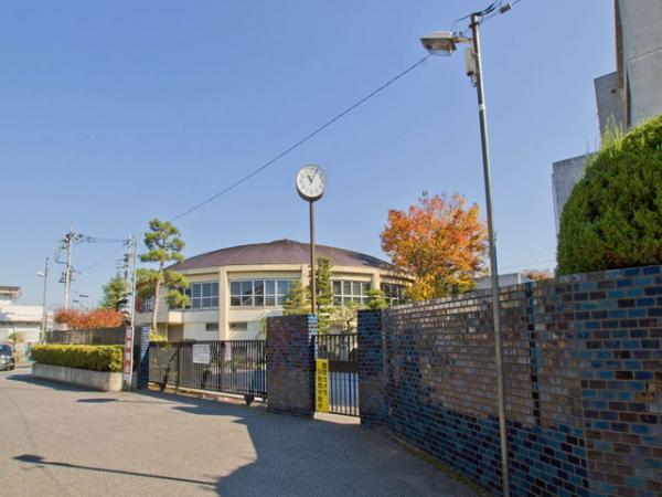 Primary school. 660m Kasukabe Municipal Yukimatsu elementary school to elementary school