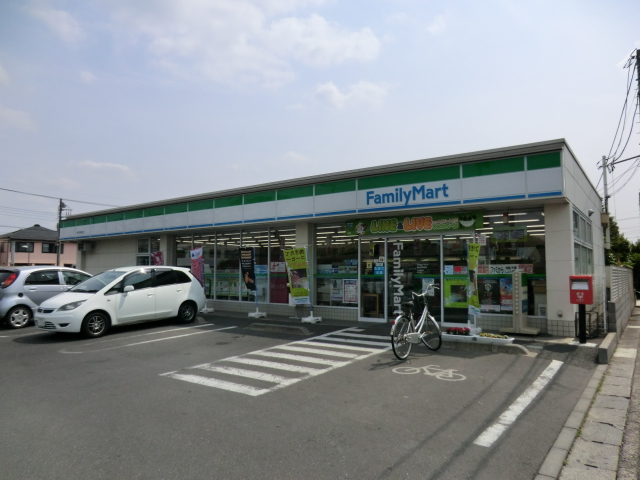 Convenience store. 300m to Family Mart (convenience store)