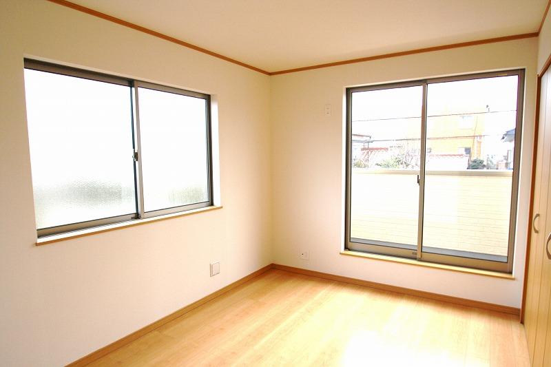 Model house photo. Readjustment land within the spacious grounds 34 square meters 4LDK is 18.5 million yen ~ Seismic grade highest grade of Western-style Tsuzukiai the popular counter kitchen is attractive spacious 20 pledge the same day of your visit Allowed peace of mind