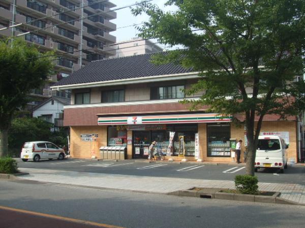 Convenience store. 430m to Seven-Eleven