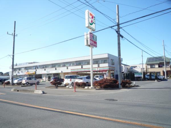 Convenience store. 300m to Seven-Eleven