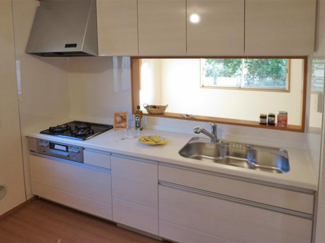 Kitchen. Indoor (11 May 2013) Shooting Building 2 Popular face-to-face system Kitchen