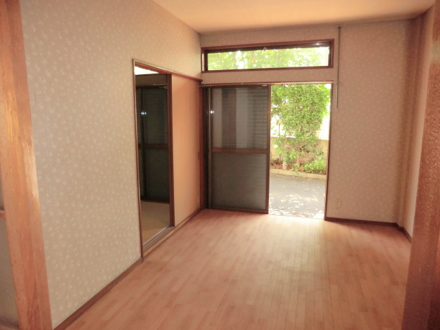 Living and room